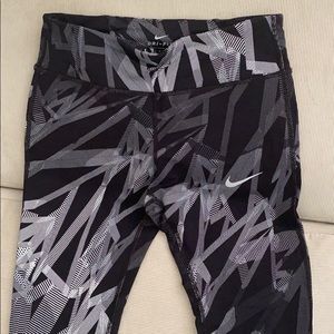 Nike cropped leggings